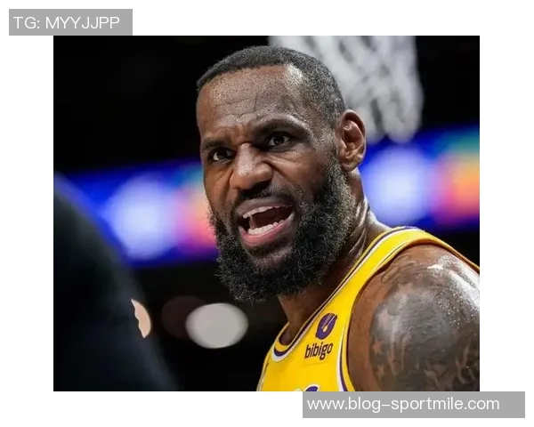 詹姆斯神之瞪激活艾顿三分群发威助力球队逆转胜利